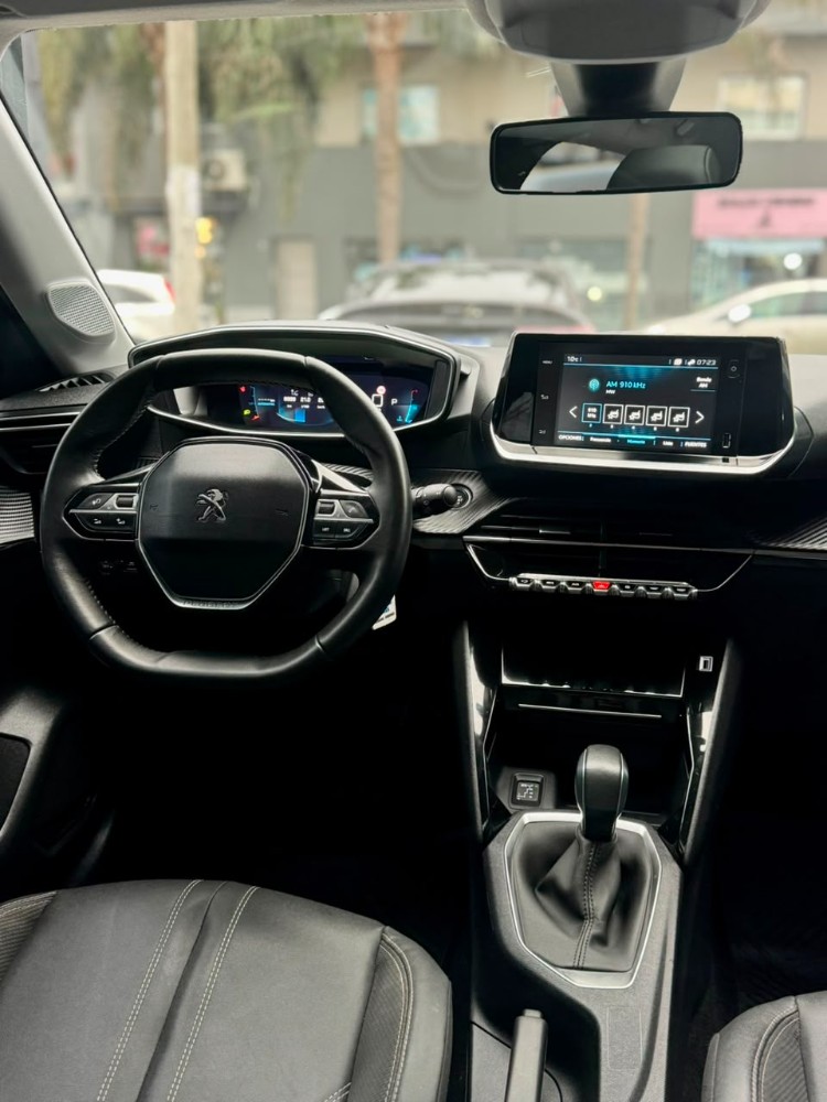 Peugeot 208 FELINE — foto 11